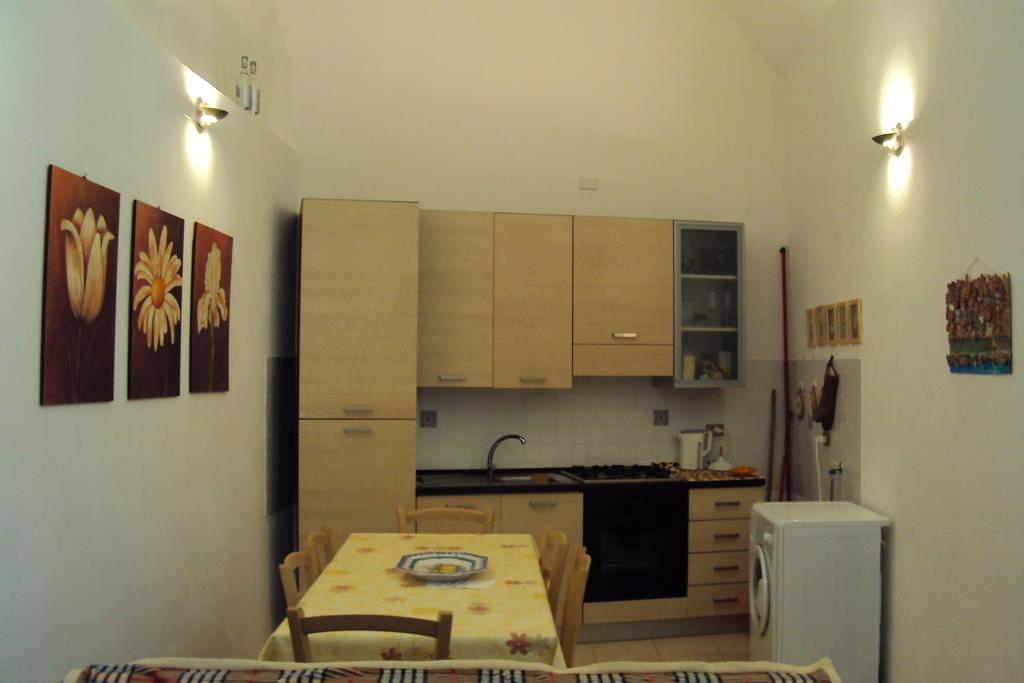 Casa Vacanze Donzellini Apartment Шака Стая снимка